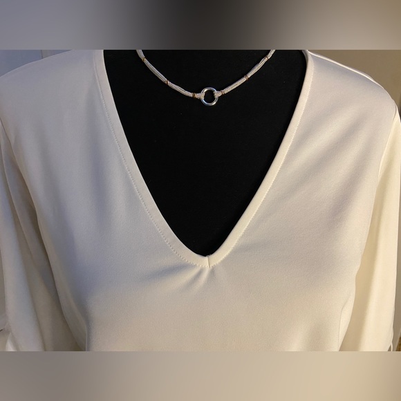 Ann Taylor Factory Womens V-neck 3/4 Sleeve Top Size Medium - Picture 4 of 12